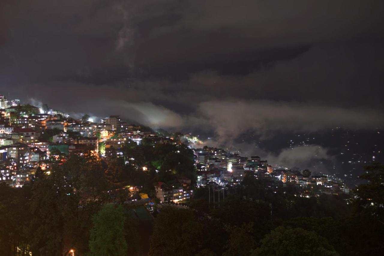 The Nettle And Fern Hotel Gangtok Bagian luar foto